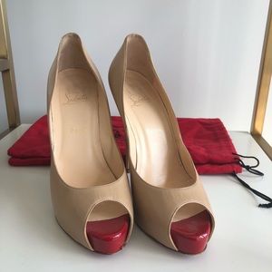CHRISTIAN LOUBOUTIN Leather Vendome Peep Toe